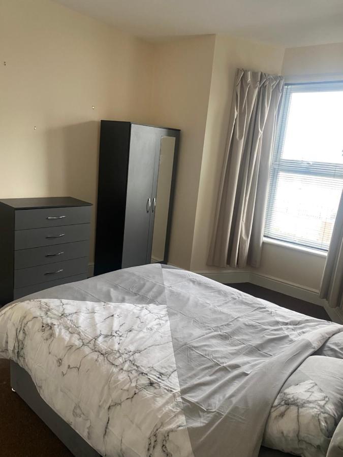 Spacious 4 Bedroom House Near Stokes Croft!! Central!!! Bristol Eksteriør bilde