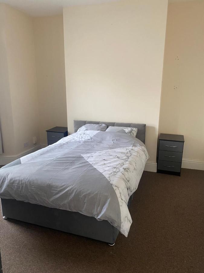 Spacious 4 Bedroom House Near Stokes Croft!! Central!!! Bristol Eksteriør bilde