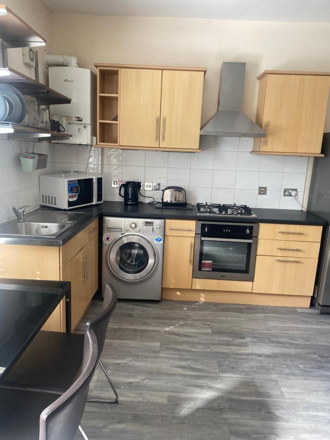 Spacious 4 Bedroom House Near Stokes Croft!! Central!!! Bristol Eksteriør bilde